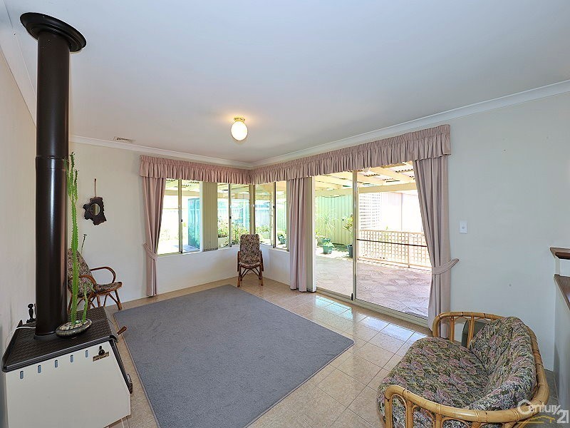 7 Matlock Place, Dudley Park WA 6210