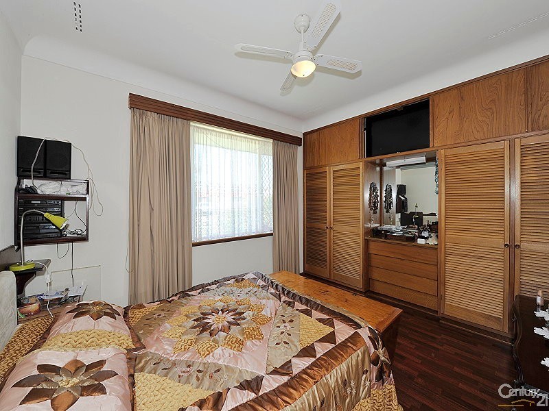 10 McKerracher Street, Dudley Park WA 6210