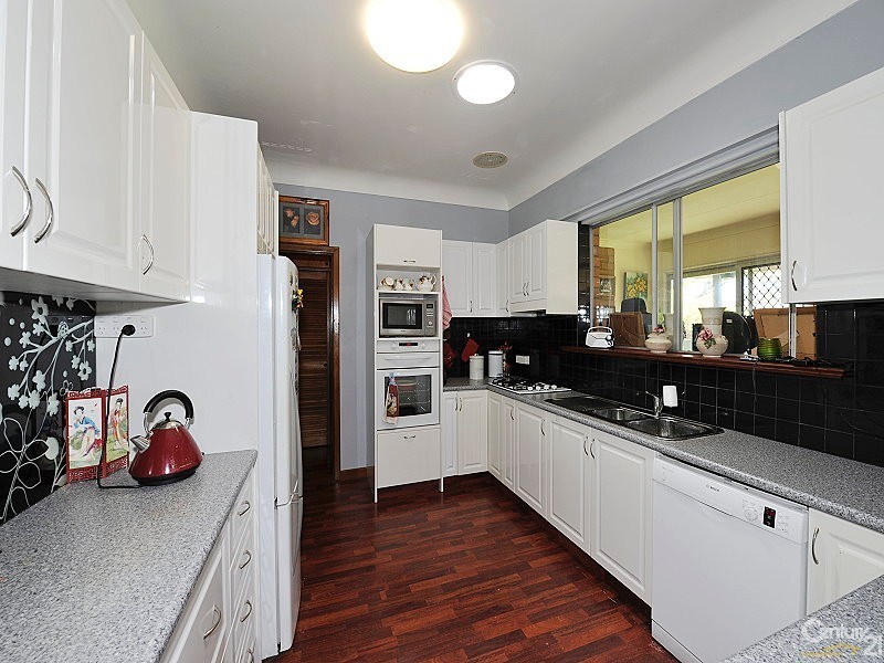 10 McKerracher Street, Dudley Park WA 6210