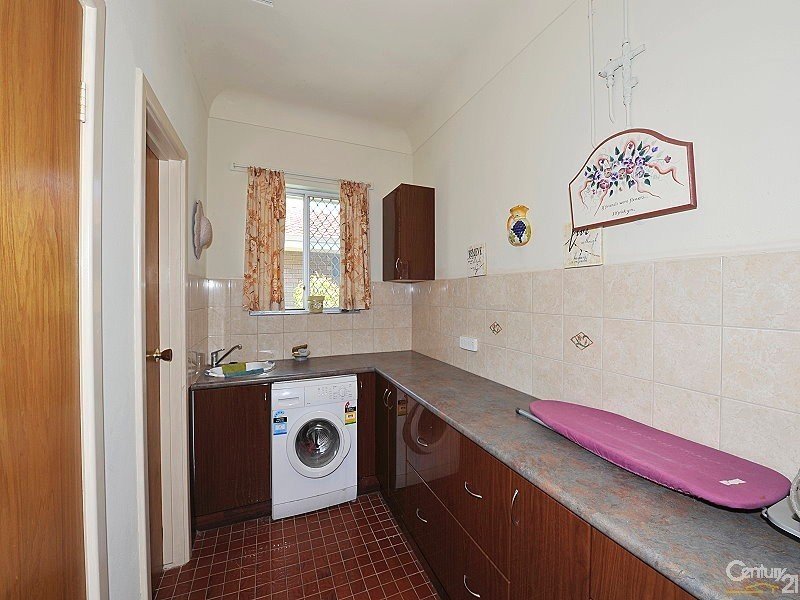 10 McKerracher Street, Dudley Park WA 6210