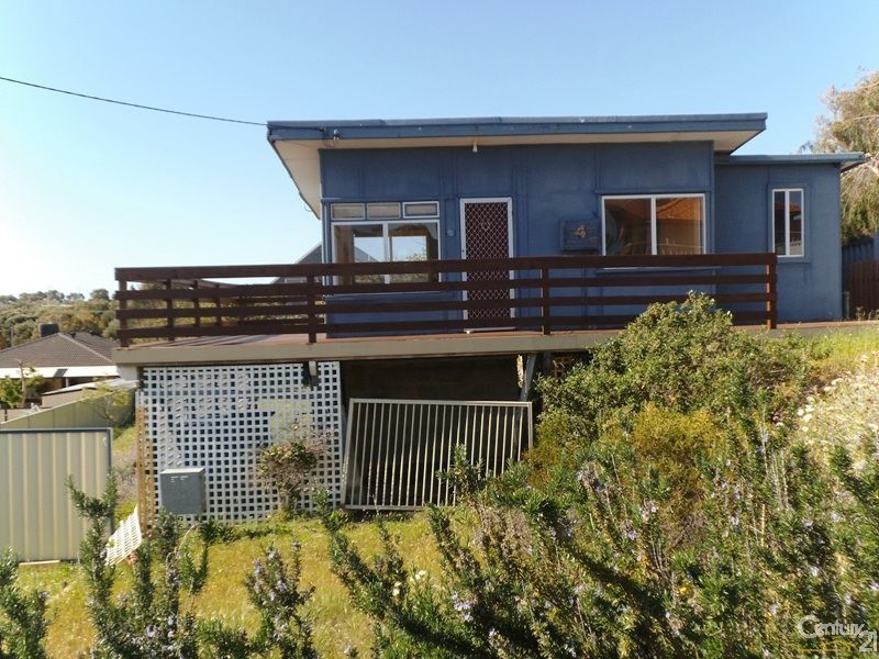 4 Lotus Street, Madora Bay WA 6210