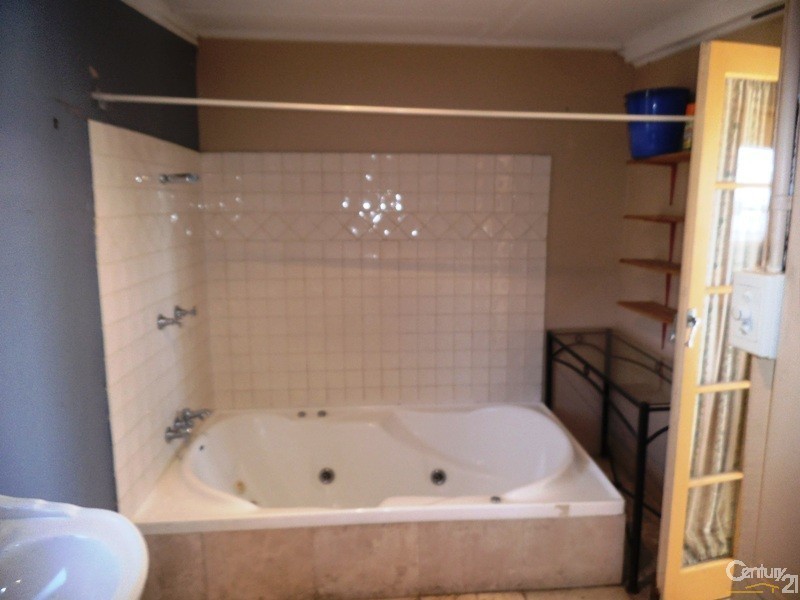 4 Lotus Street, Madora Bay WA 6210