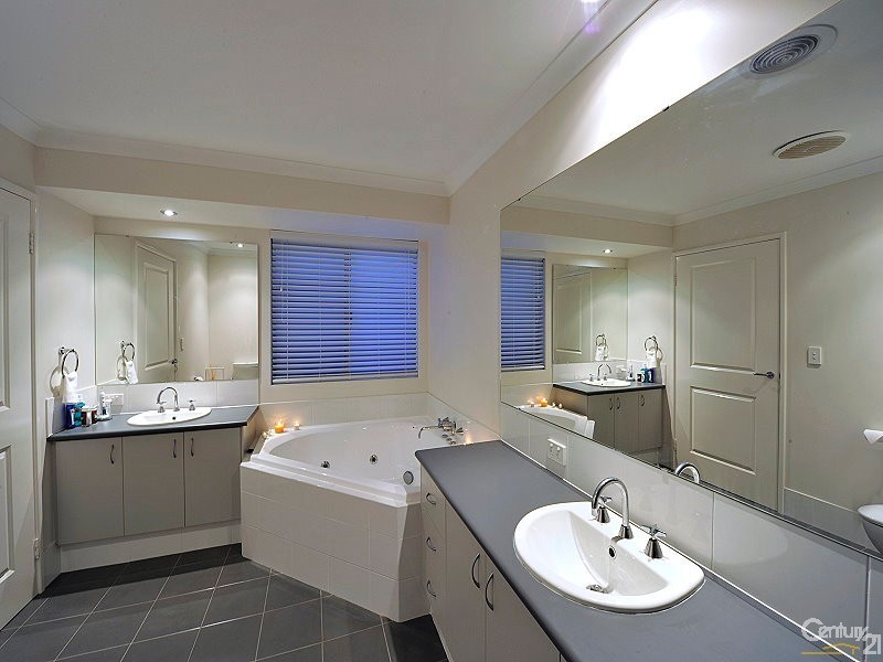 18 Waterview Way, Singleton WA 6175