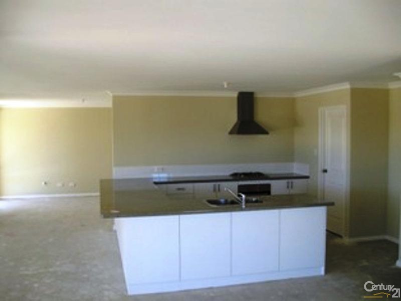 40 Cawana Parkway, Lakelands WA 6180