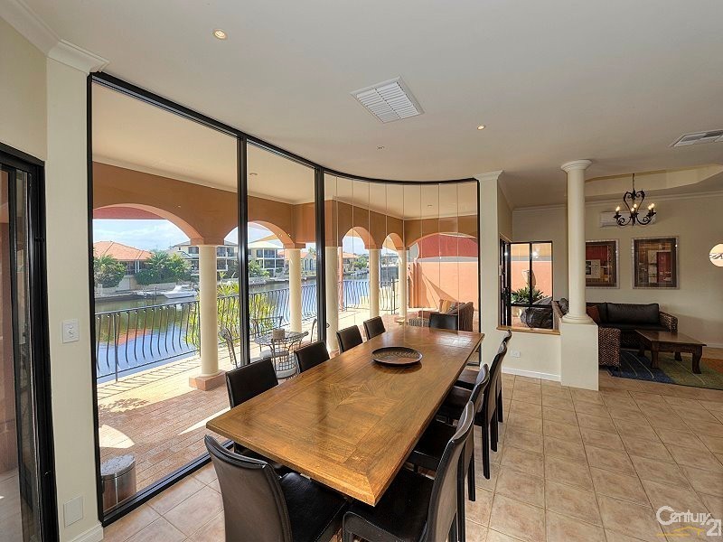 16 Eunamara Retreat, Halls Head WA 6210