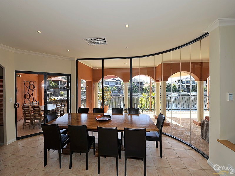 16 Eunamara Retreat, Halls Head WA 6210