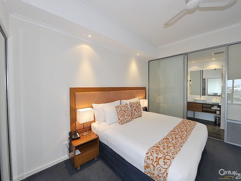 305 Seashells 16 Dolphin Drive, Mandurah WA 6210