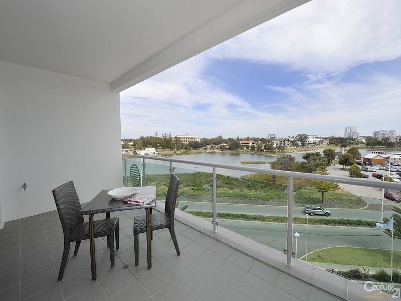 305 Seashells 16 Dolphin Drive, Mandurah WA 6210