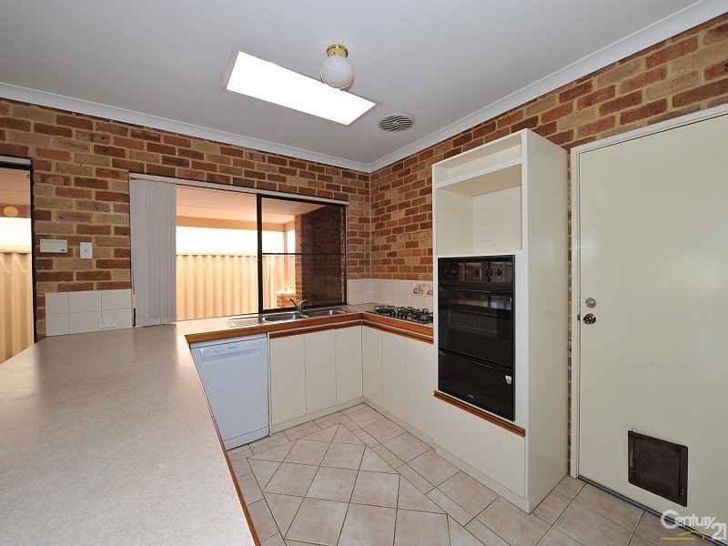 13 Lilac Green, Halls Head WA 6210