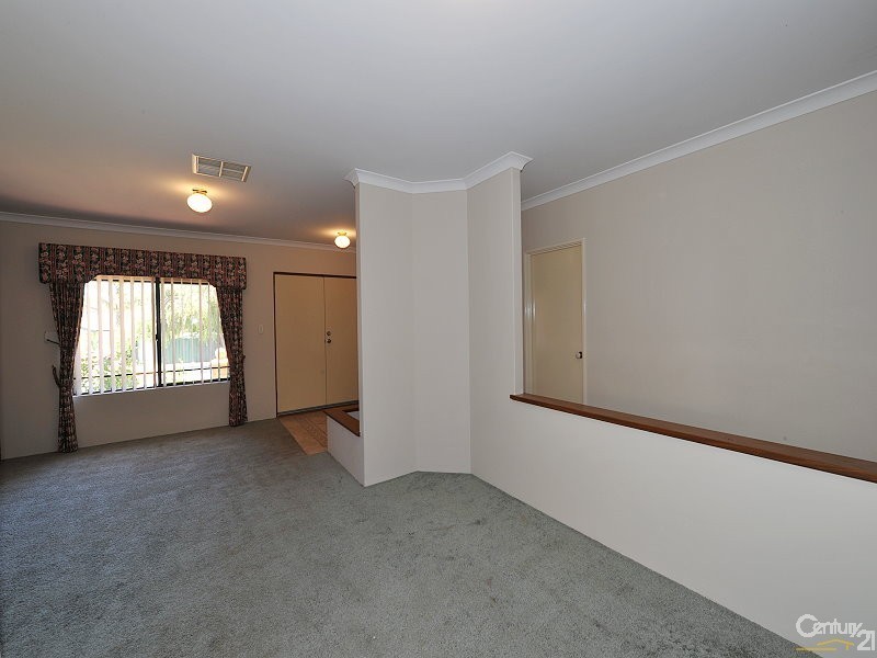 13 Lilac Green, Halls Head WA 6210