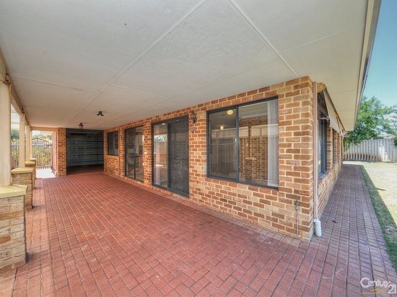 13 Lilac Green, Halls Head WA 6210