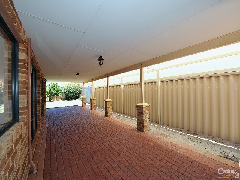 13 Lilac Green, Halls Head WA 6210