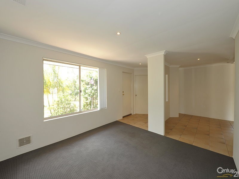 4 Pentland Crescent, Dudley Park WA 6210