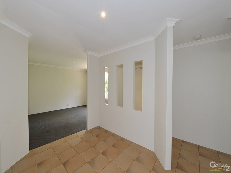 4 Pentland Crescent, Dudley Park WA 6210