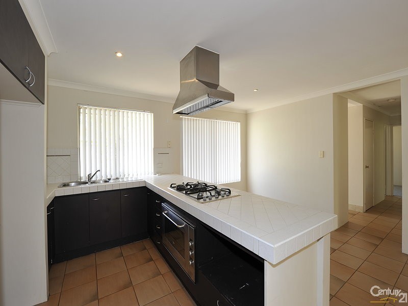 4 Pentland Crescent, Dudley Park WA 6210