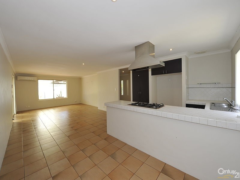 4 Pentland Crescent, Dudley Park WA 6210