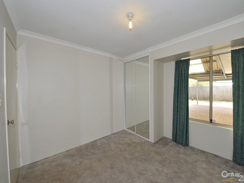 4 Pentland Crescent, Dudley Park WA 6210