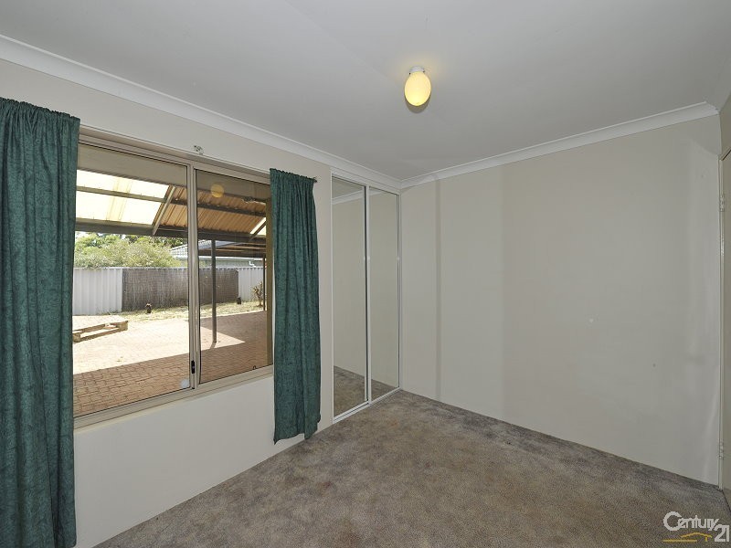 4 Pentland Crescent, Dudley Park WA 6210