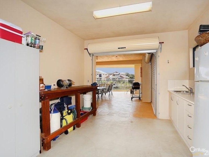 10 Brindabella Crescent, Halls Head WA 6210