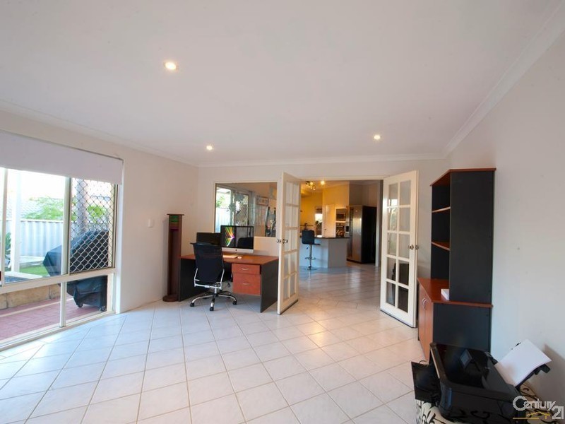 7 Staunton Rise, Halls Head WA 6210