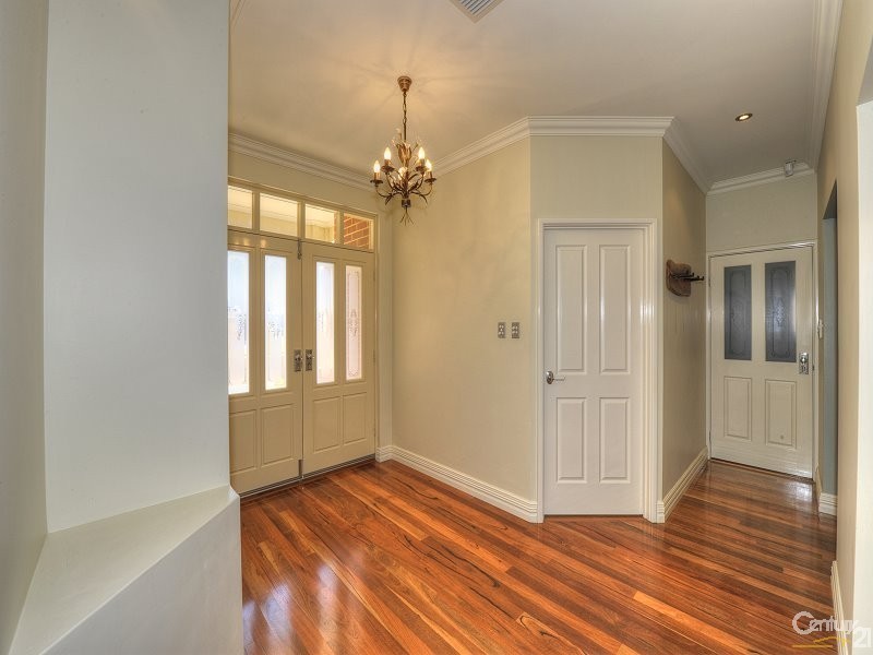 28 Clearwater Way, Singleton WA 6175