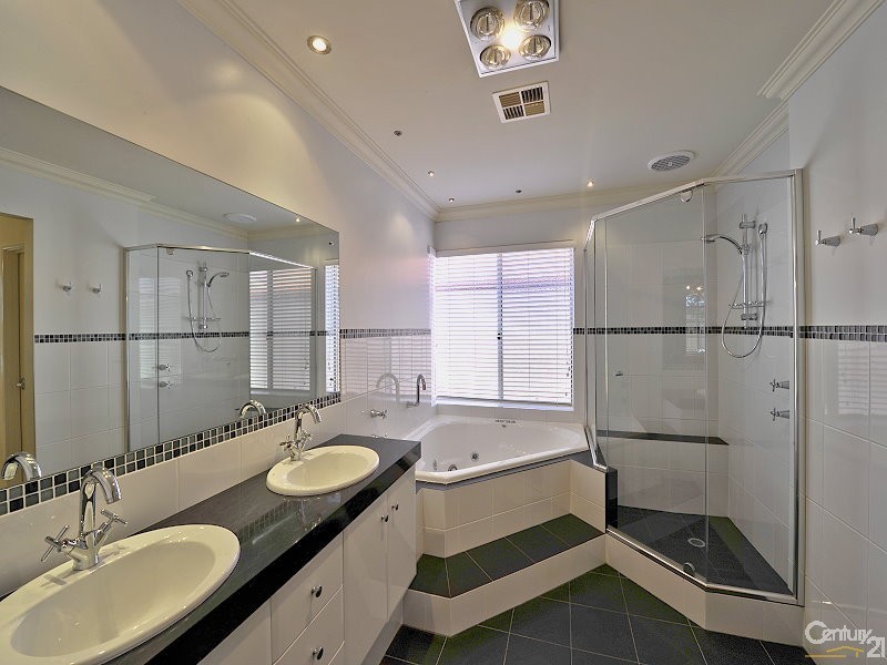 28 Clearwater Way, Singleton WA 6175