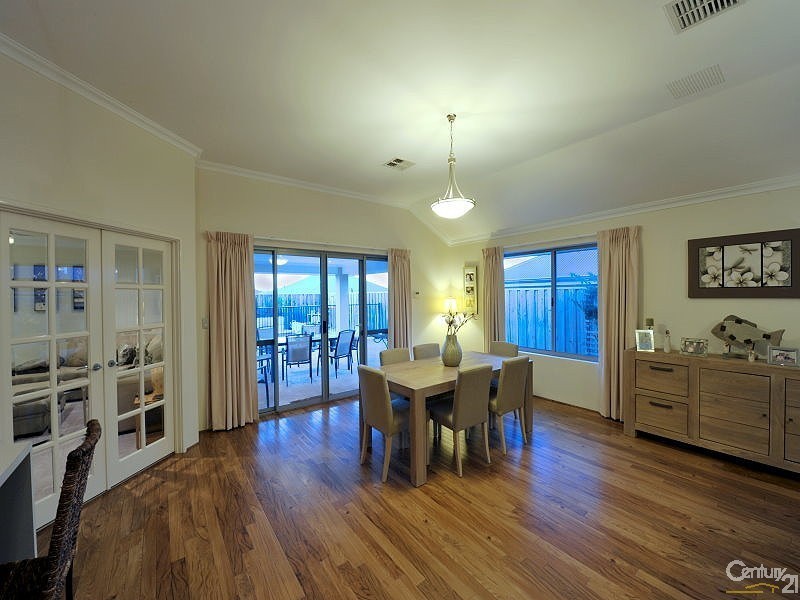 18 Scarab Court, Halls Head WA 6210