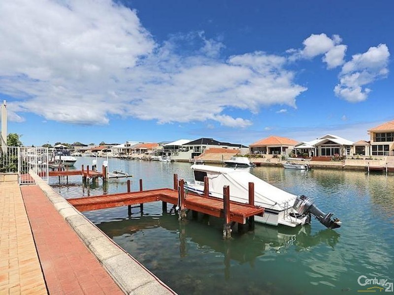 17 Starfire Close, Halls Head WA 6210