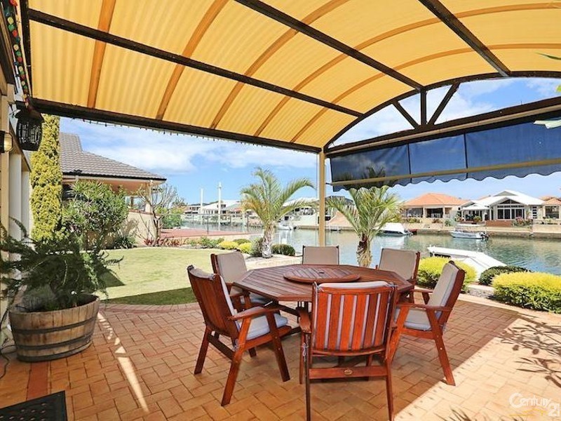 17 Starfire Close, Halls Head WA 6210