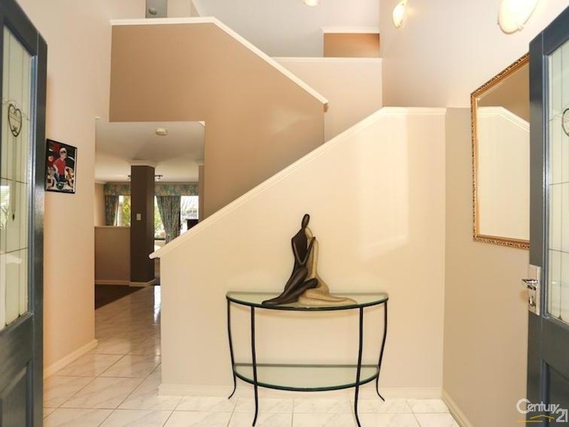 17 Starfire Close, Halls Head WA 6210