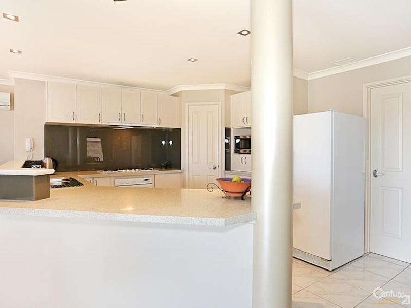 17 Starfire Close, Halls Head WA 6210