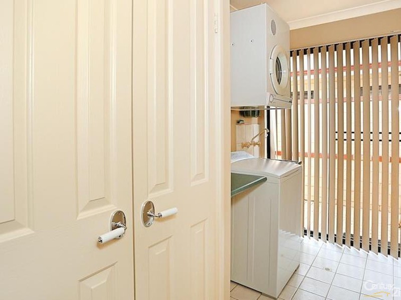 17 Starfire Close, Halls Head WA 6210