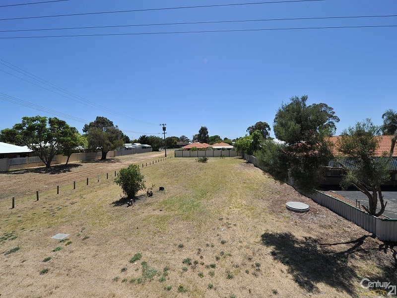 16 Kitchener Street, Dudley Park WA 6210