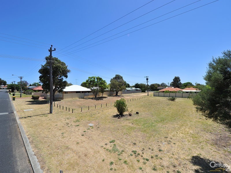 16 Kitchener Street, Dudley Park WA 6210