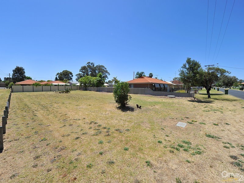 16 Kitchener Street, Dudley Park WA 6210