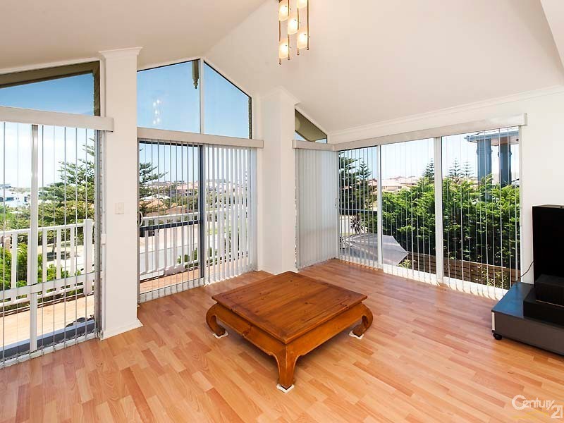 15 Batavia Avenue, Wannanup WA 6210