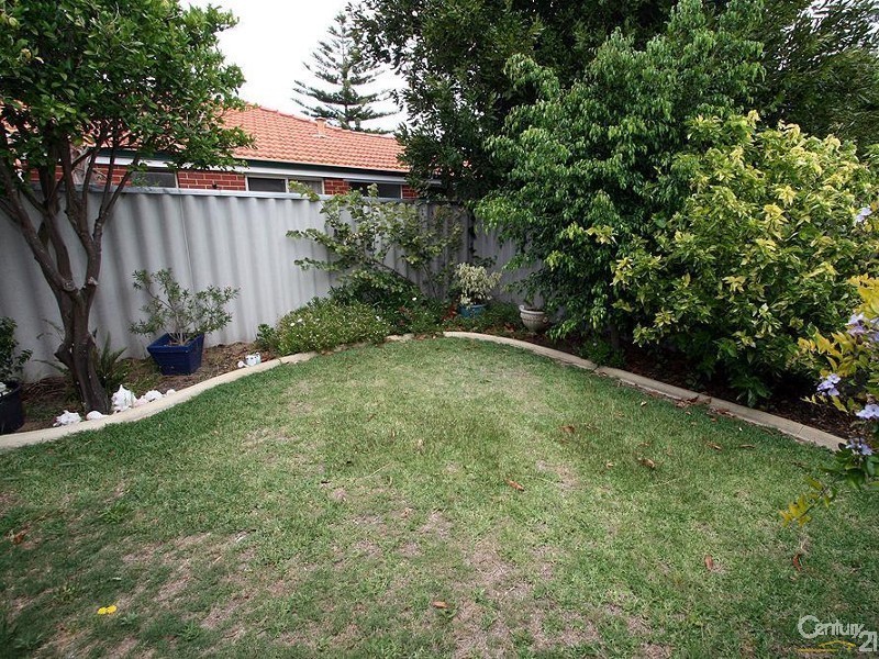 1/2 Hobley Street, Mandurah WA 6210