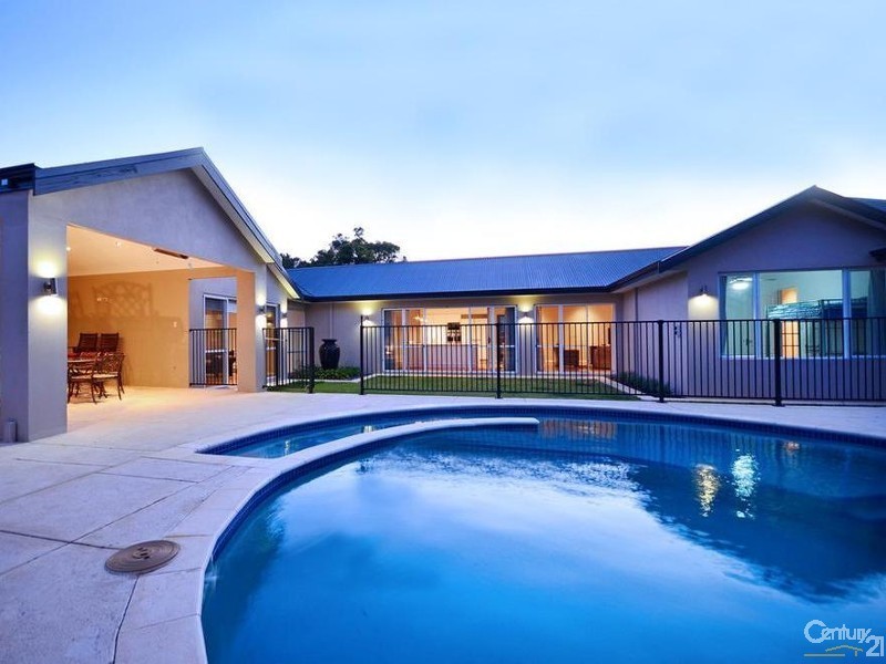 63 Summerhill Drive, Stake Hill WA 6181