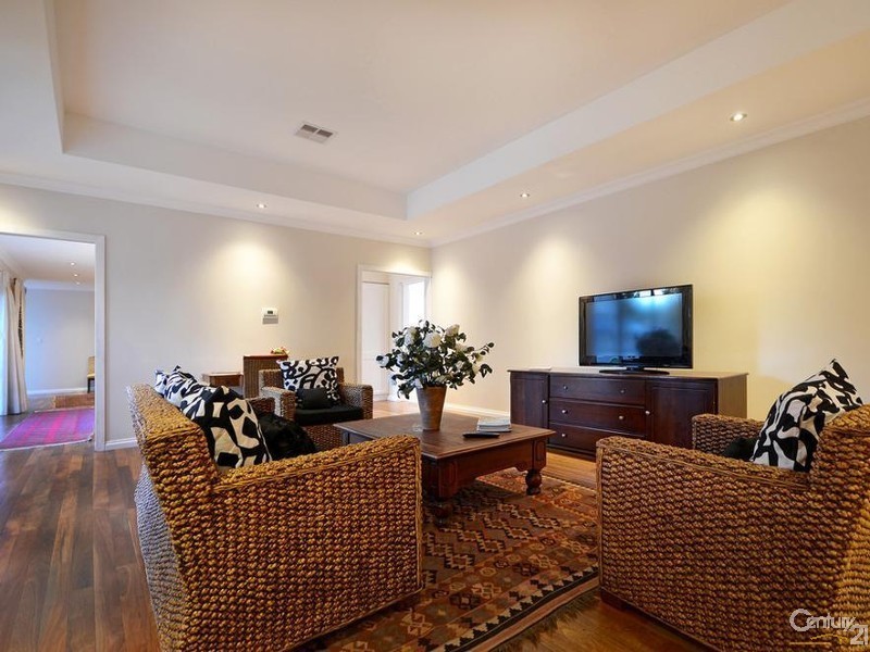 63 Summerhill Drive, Stake Hill WA 6181