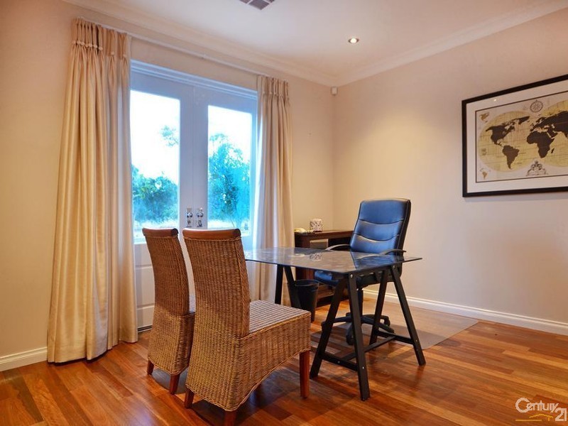 63 Summerhill Drive, Stake Hill WA 6181