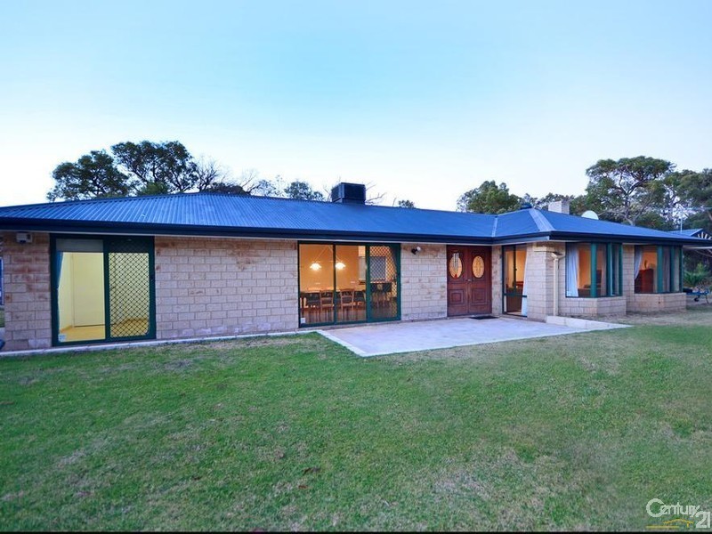 63 Summerhill Drive, Stake Hill WA 6181