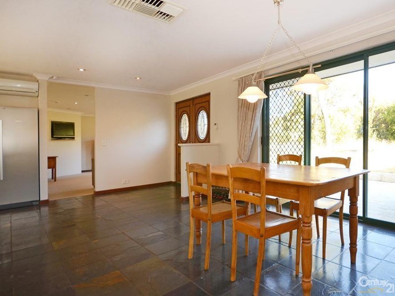 63 Summerhill Drive, Stake Hill WA 6181
