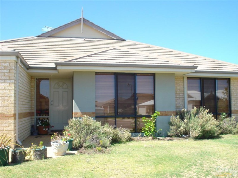 11 Albina Chase, Lakelands WA 6180