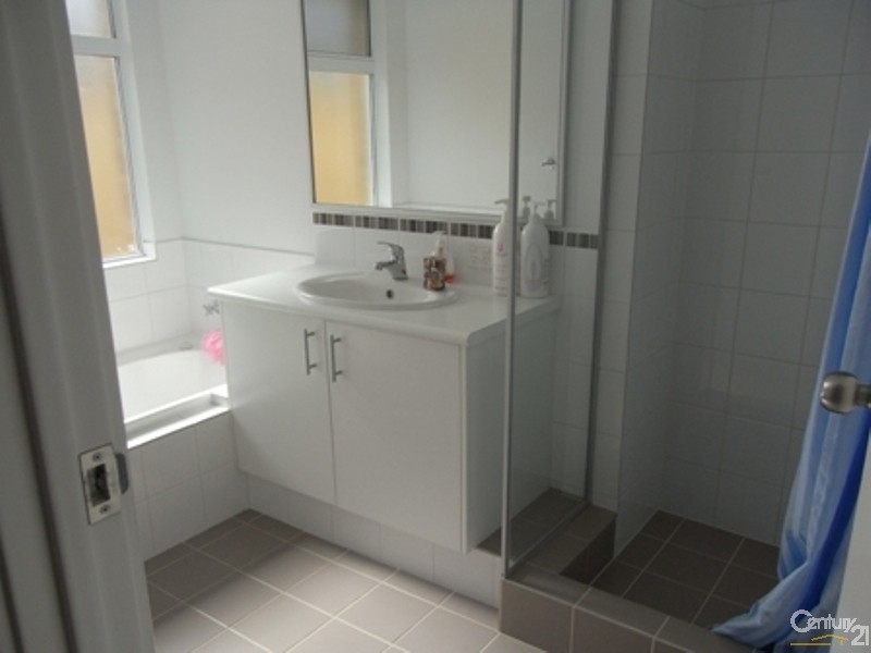 8 Eglinton Terrace, Dudley Park WA 6210