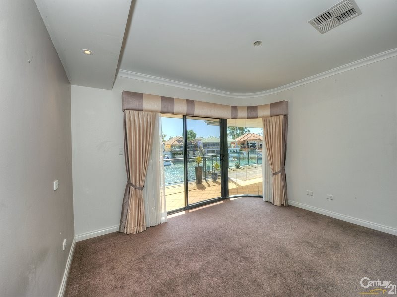 7 Ragamuffin Point, Halls Head WA 6210