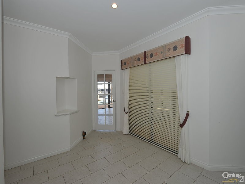 7 Ragamuffin Point, Halls Head WA 6210