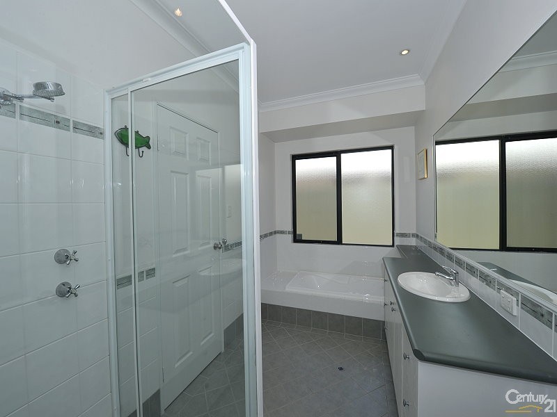 7 Ragamuffin Point, Halls Head WA 6210