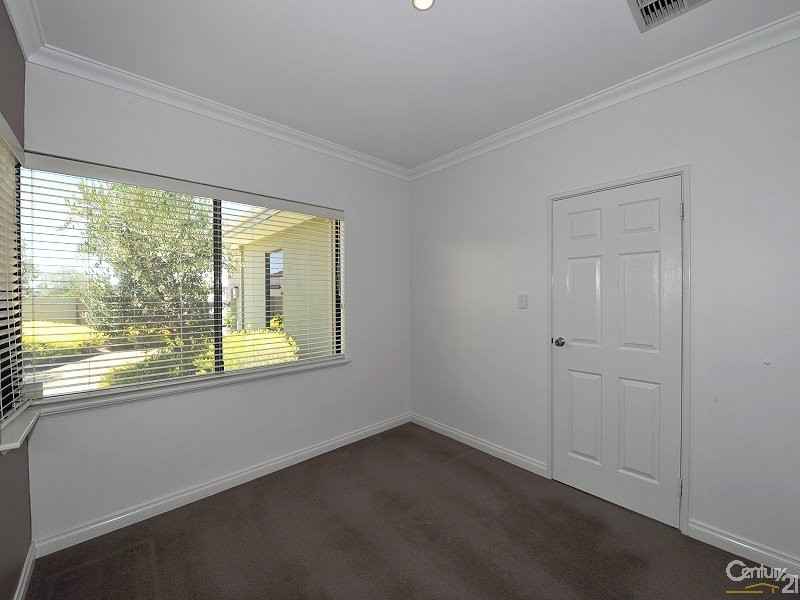 7 Ragamuffin Point, Halls Head WA 6210