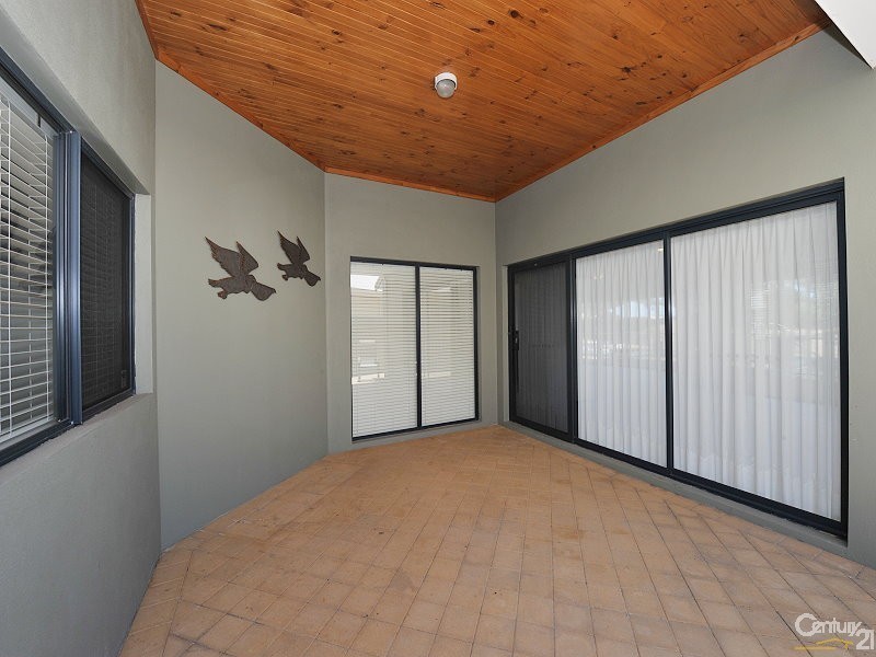 7 Ragamuffin Point, Halls Head WA 6210