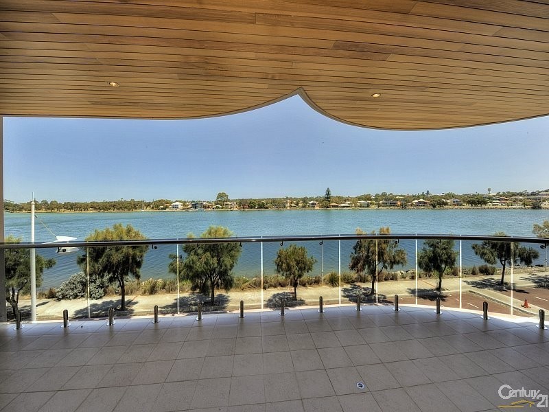 4/3 Galileo Loop, Mandurah WA 6210